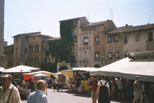 003_35-126461.jpg
